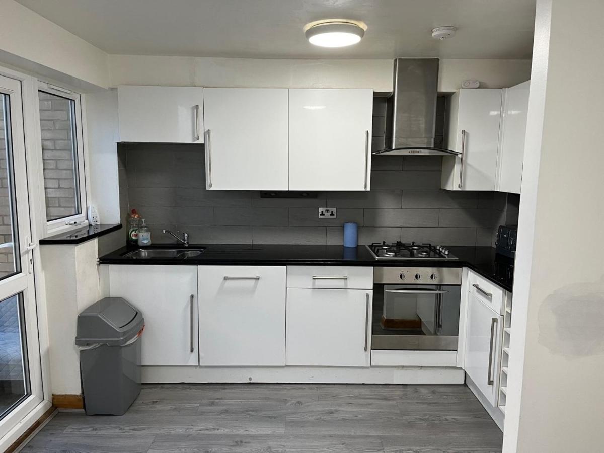 Three Bedroom House In Tooting By Star Apartments Londres Extérieur photo